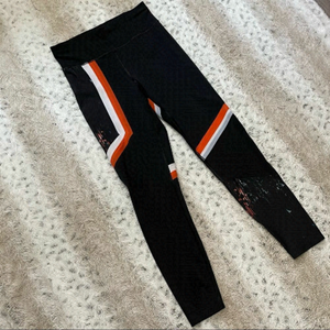 [s] [Short] Sweaty Betty Zero Gravity Full Length Legging Black w/Orange Zig Zag